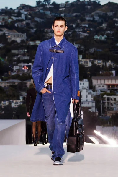 Look 30